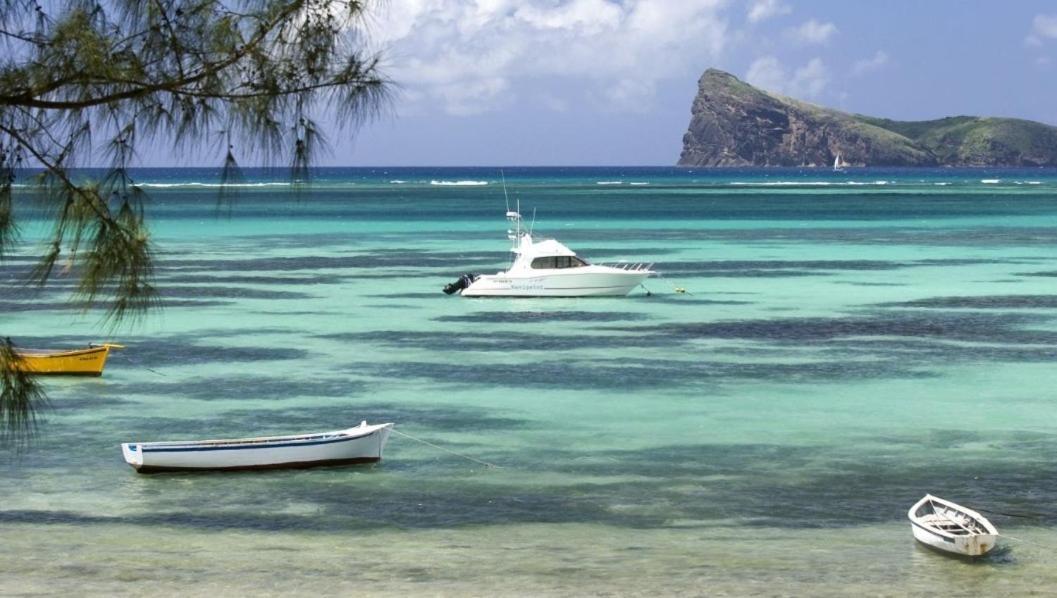 Pereybere Beach Oasis Tropicalアパートホテル エクステリア 写真