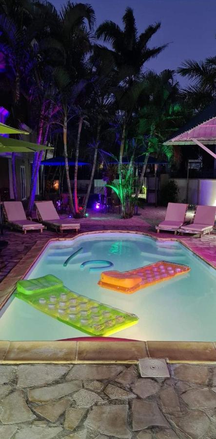 Pereybere Beach Oasis Tropicalアパートホテル エクステリア 写真