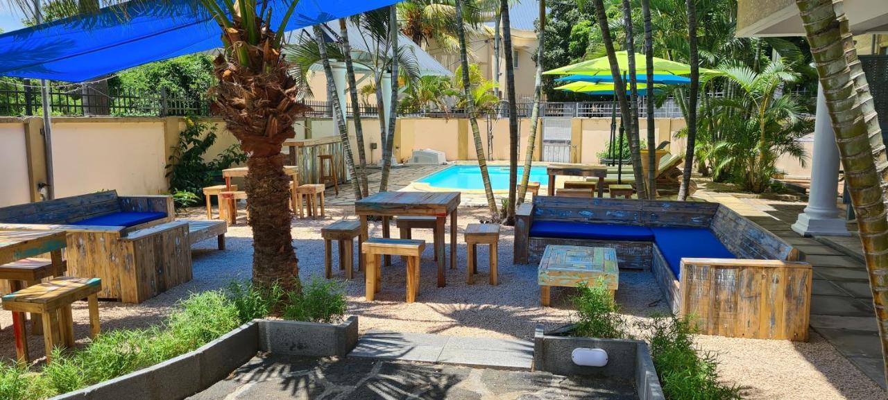 Pereybere Beach Oasis Tropicalアパートホテル エクステリア 写真